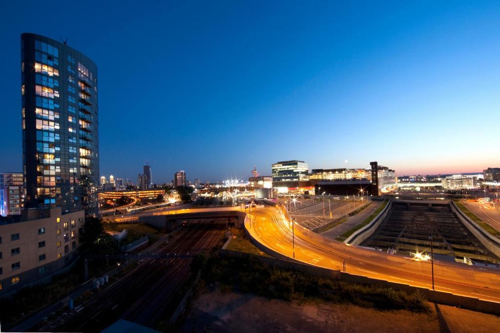 Marlin Apartments Stratford London Exterior photo